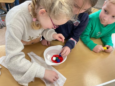 Wir bauen Knetschiffe Bild 1