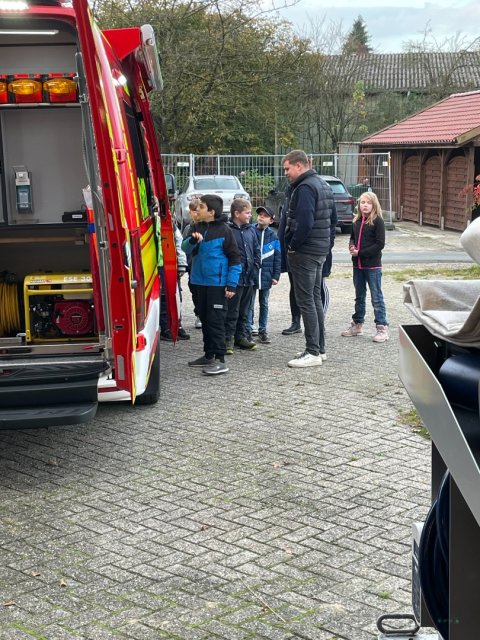 Besuch der Feuerwehr Bild 1