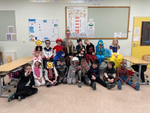 Karneval in der 1c Bild 1